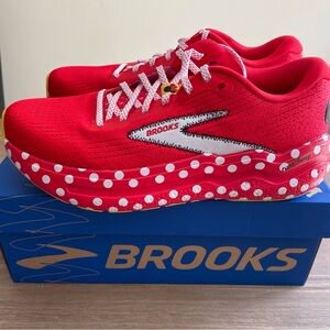 Brooks Run Disney Minnie Mouse shoes, Ghost Max 2, women’s 9.5, NIB
